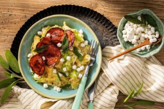 Stamppot met pastinaak met geitenkaas en chorizo - 3840x2160px